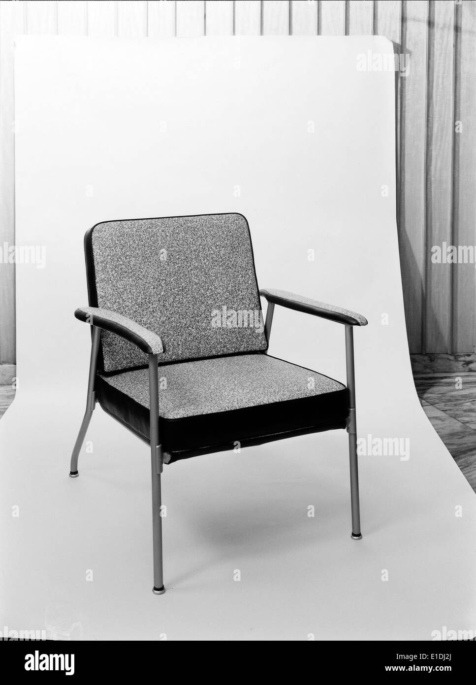 La Sociedade de Equipamentos de Escritório di Lisbona si concentra sulla fornitura di apparecchiature per ufficio. L'azienda fa parte del settore imprenditoriale di Lisbona, contribuendo al panorama industriale e commerciale della città. Foto Stock