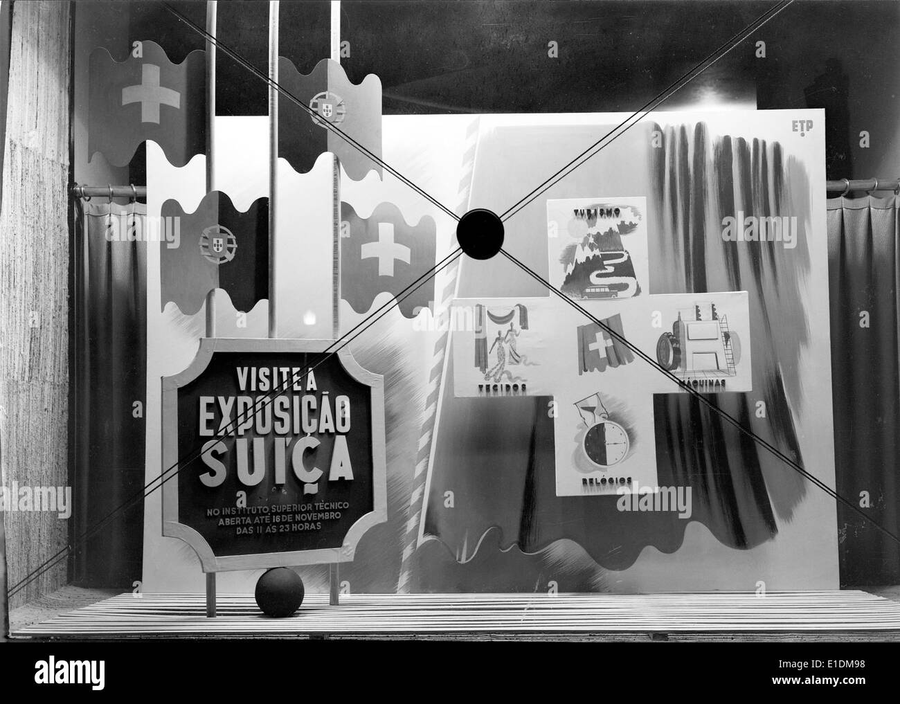 La Exposição Suíça 1943 di Lisbona, in Portogallo, è stata una mostra culturale che mostra l'arte e la cultura svizzera, organizzata da Mário Novais. Foto Stock