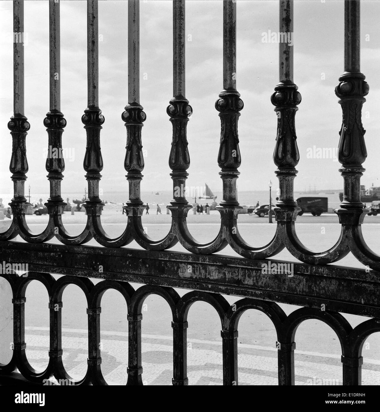 L'Estátua Equestre de D. José i di Lisbona, creato da Joaquim Machado de Castro nel 1775, è un monumento storico significativo. Commemora il regno di Giuseppe i ed è una caratteristica importante di Prac do Comércio. Foto Stock