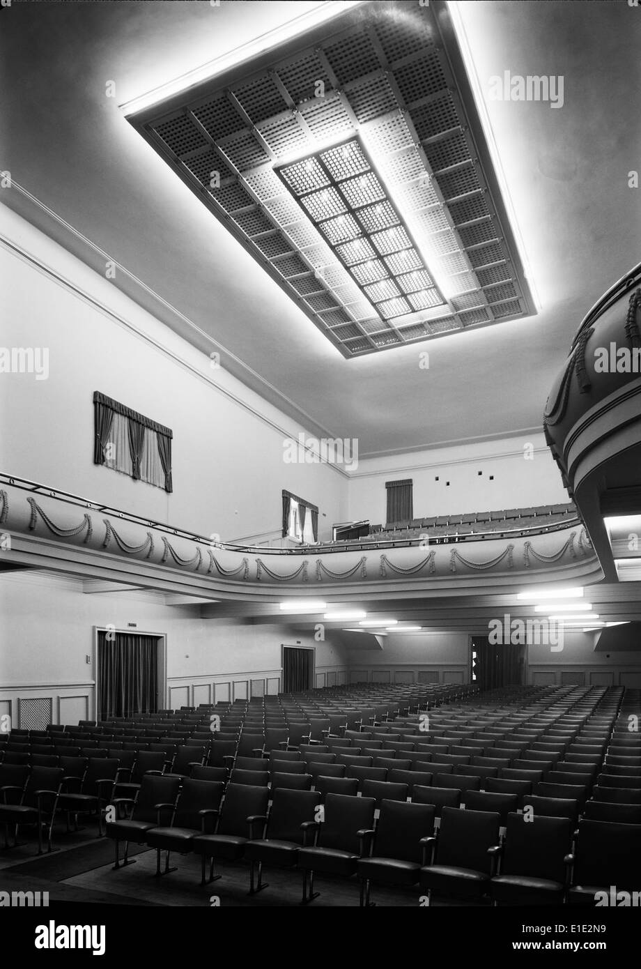 Il cinema in Portogallo ha una ricca storia, con una crescente industria cinematografica nota per la produzione di film pluripremiati. La cultura cinematografica del paese continua a evolversi, contribuendo in modo significativo al cinema globale. Foto Stock