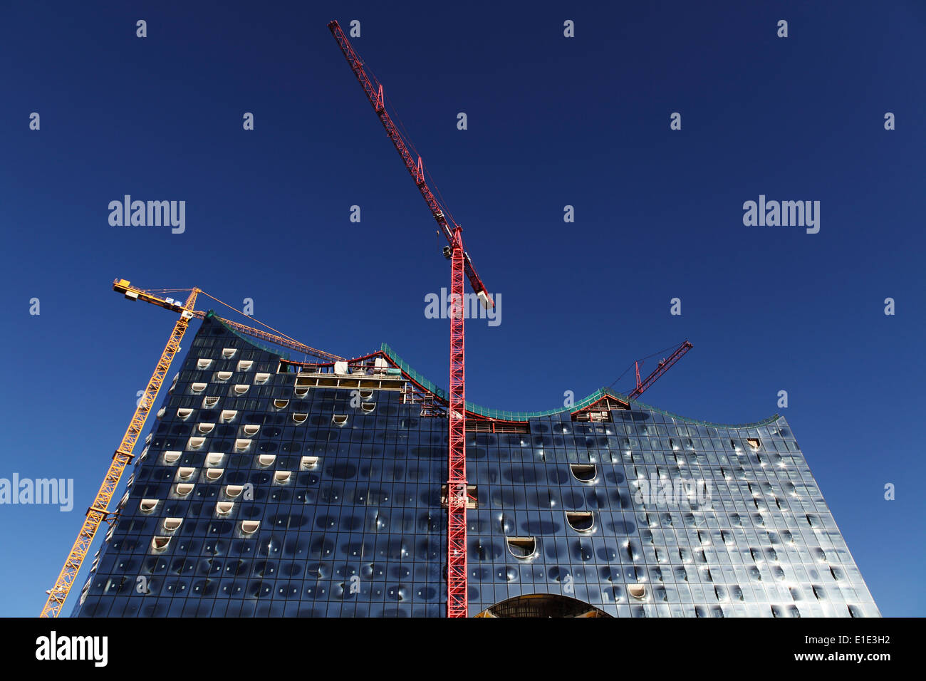 La Elbphilharmonie nella HafenCity ad Amburgo, in Germania. Foto Stock