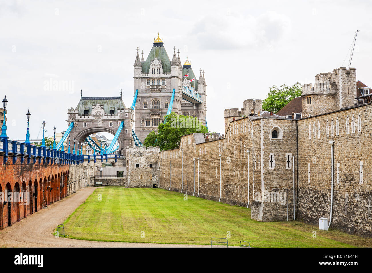 Torre di Londra e al Tower Bridge. Londra, Inghilterra Foto Stock