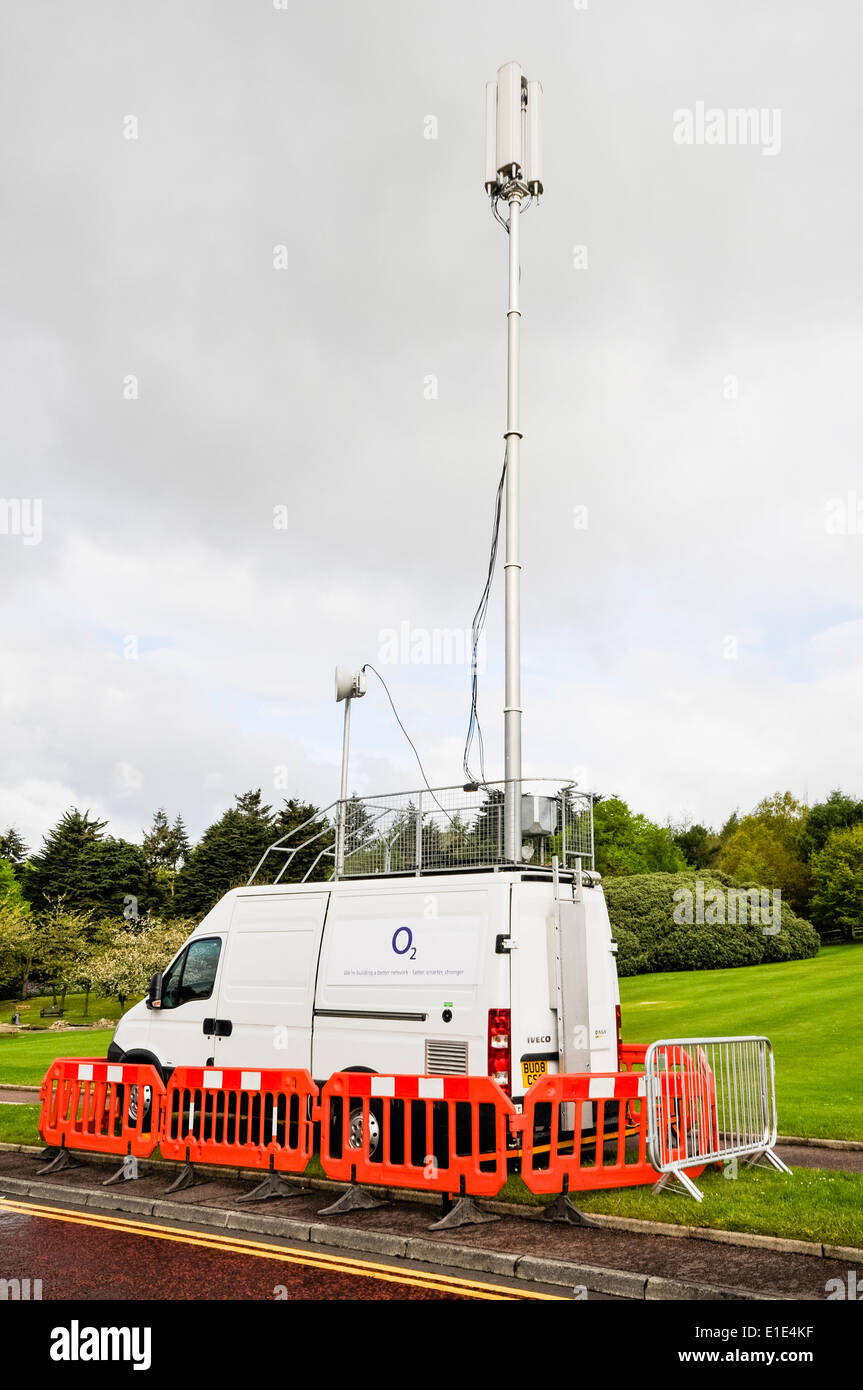 Un mobile cellulare GSM unità, distribuito dove emergenza copertura cellulare è richiesto. Foto Stock