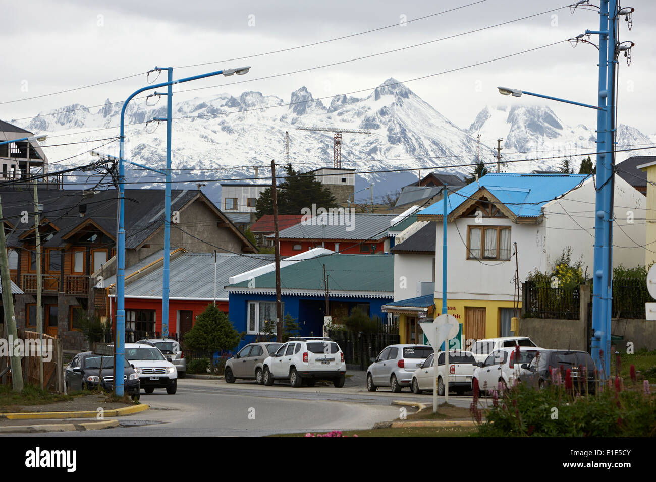 Città residenziale di strade in Ushuaia Argentina Foto Stock