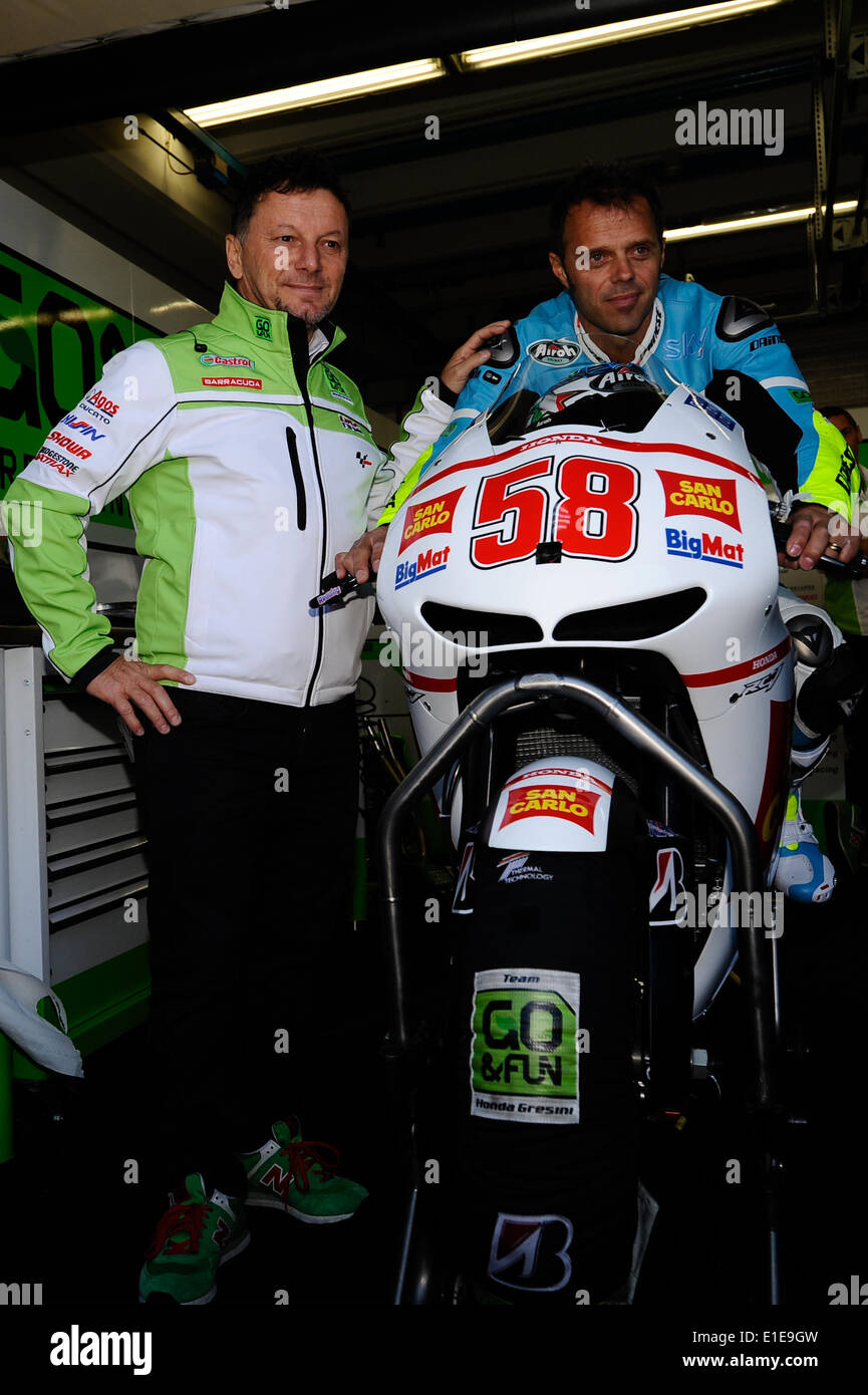 Mugello, Italia. Dal 01 Giugno, 2014. Fausto Gresini e Lois Capirossi con moto di SImoncelli durante la gara della MotoGP di credito Italia: Gaetano Piazzolla/Alamy Live News Foto Stock