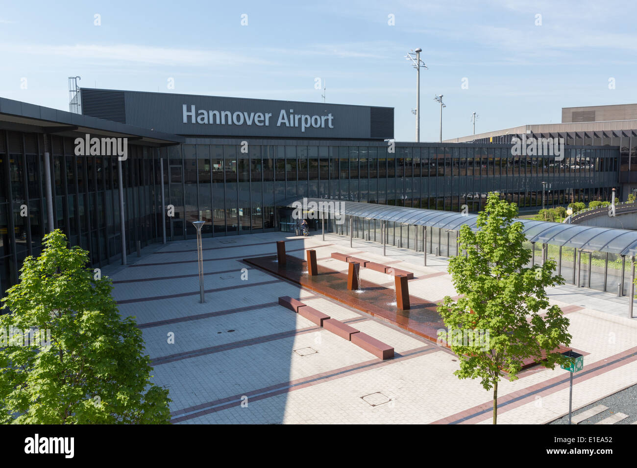 L' edificio del terminal presso l'Aeroporto di Hannover, Germania Foto Stock