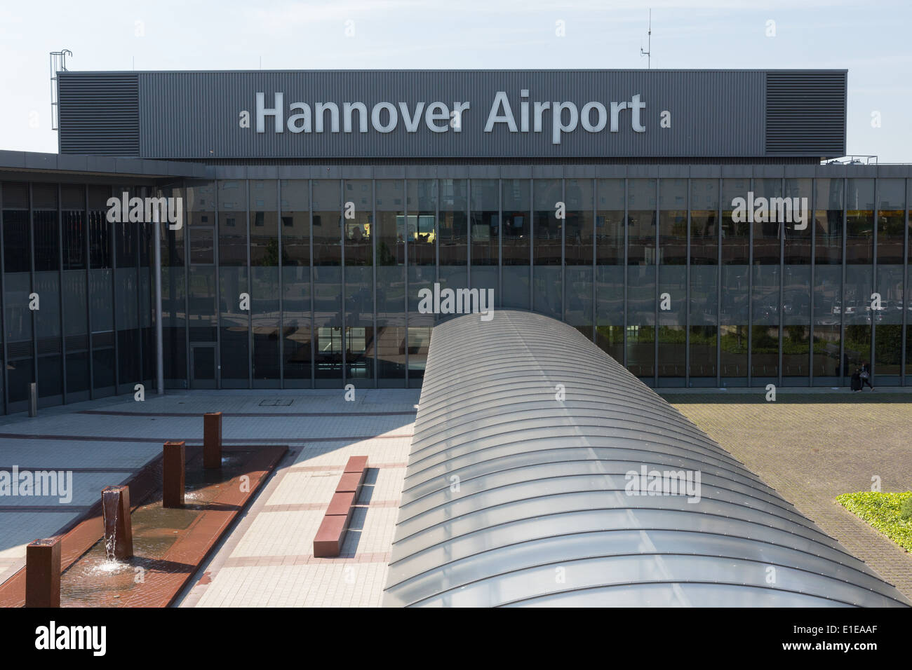 L' edificio del terminal presso l'Aeroporto di Hannover, Germania Foto Stock