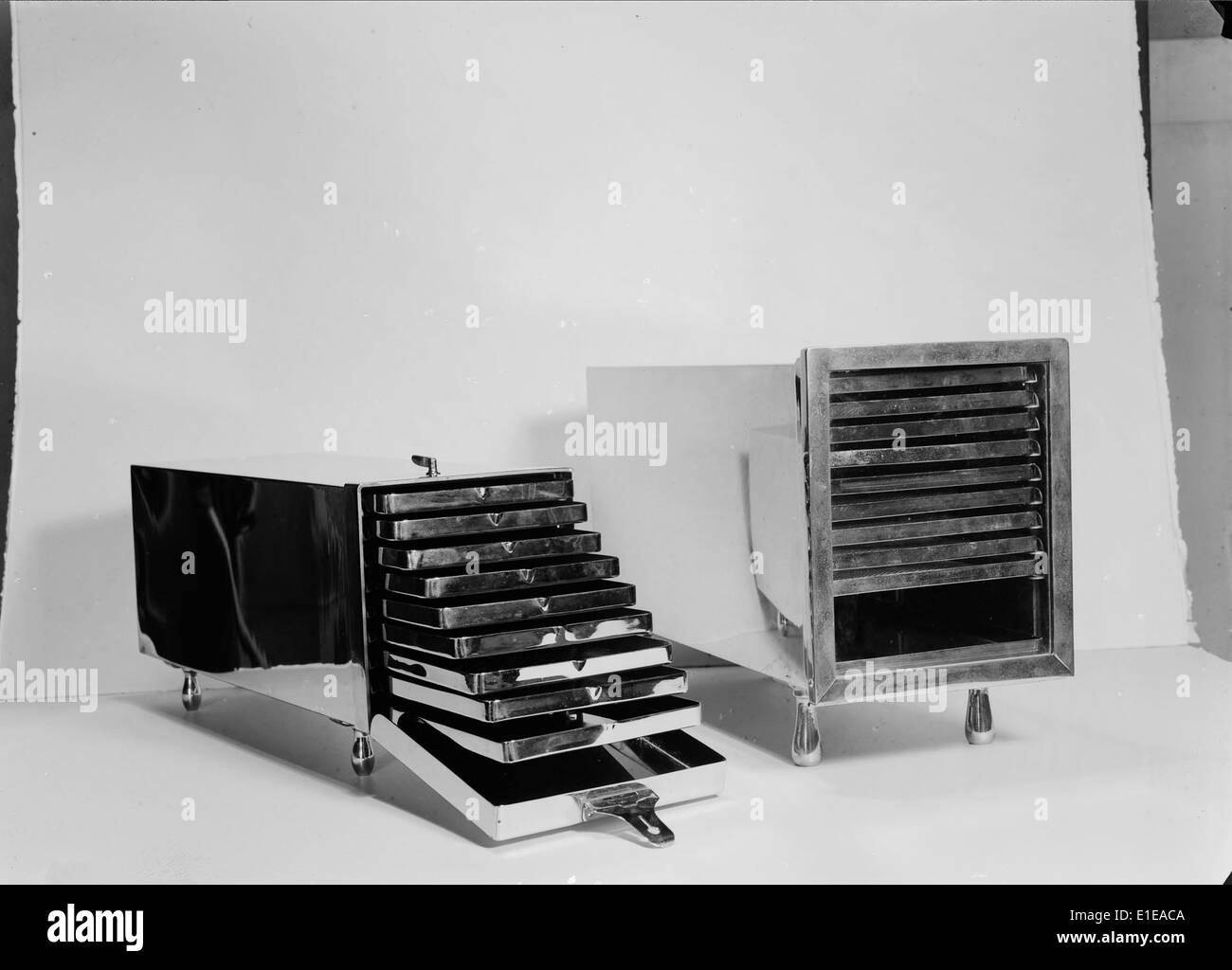 L'Instituto Pasteur di Lisbona, in Portogallo, è un importante istituto di ricerca medica. Questa fotografia cattura l'esterno dell'edificio, sottolineando il suo ruolo nella ricerca scientifica e nell'assistenza sanitaria in Portogallo. Foto Stock