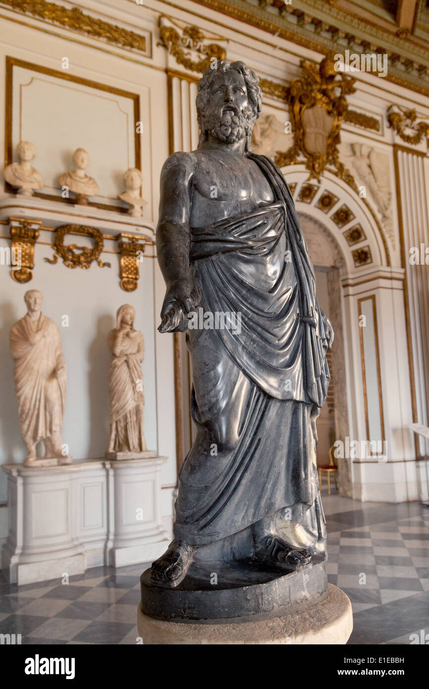 La statua del dio greco Zeus, Musei Capitolini ( Museo Capitolino ), Roma, Italia Europa Foto Stock