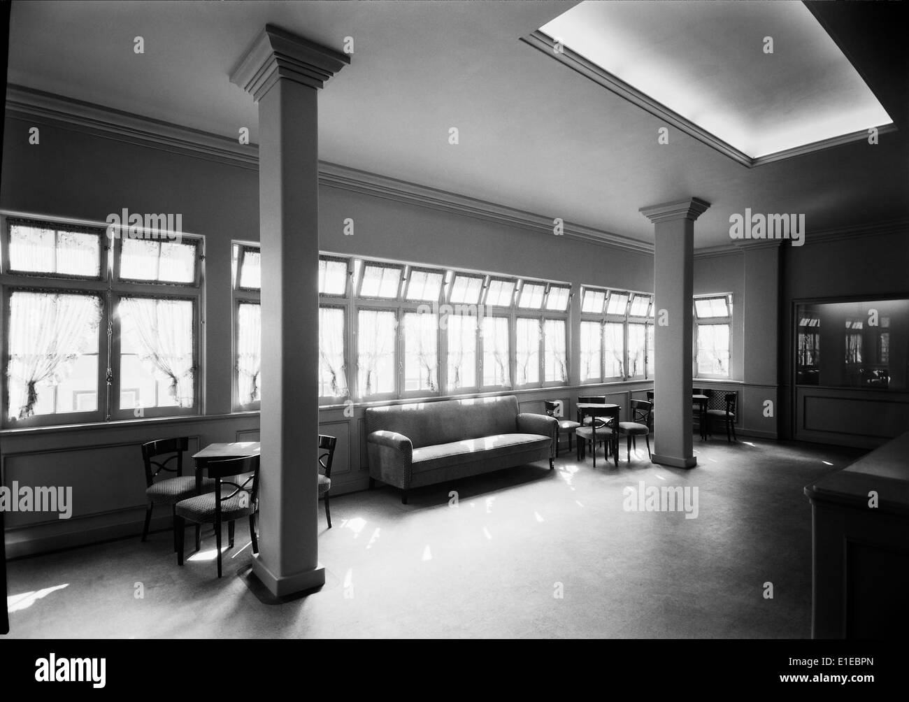 Il cinema in Portogallo è un'industria vivace e in crescita, che produce una vasta gamma di film, da opere premiate internazionali a produzioni culturalmente significative che mettono in mostra il talento artistico del paese. Foto Stock