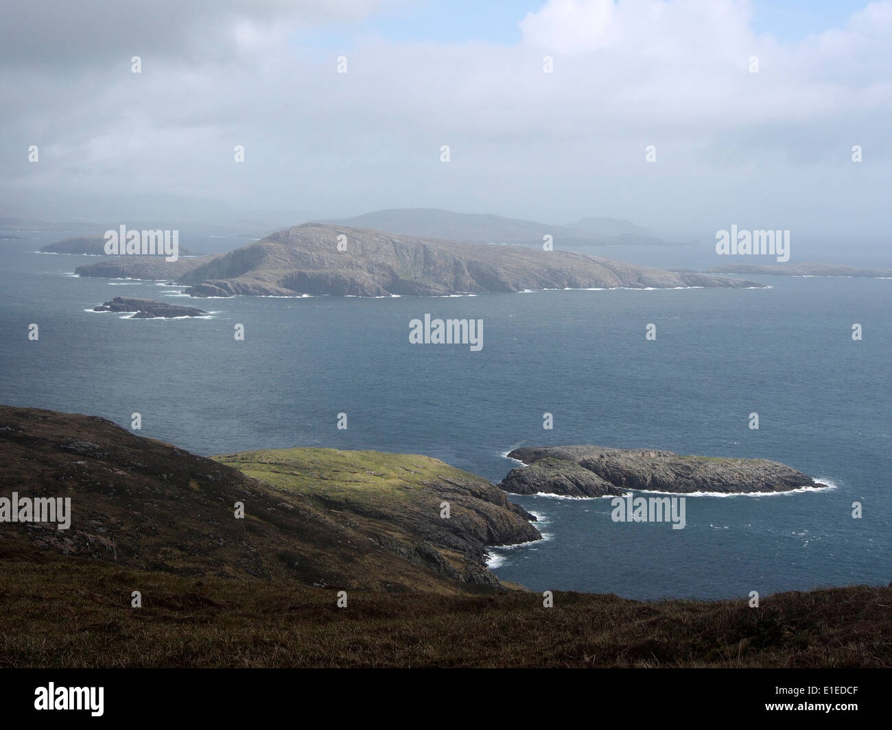Vista nord di Pabbay e ebridi catena da Cnoc Mhic un phi, Mingulay, Scozia Foto Stock