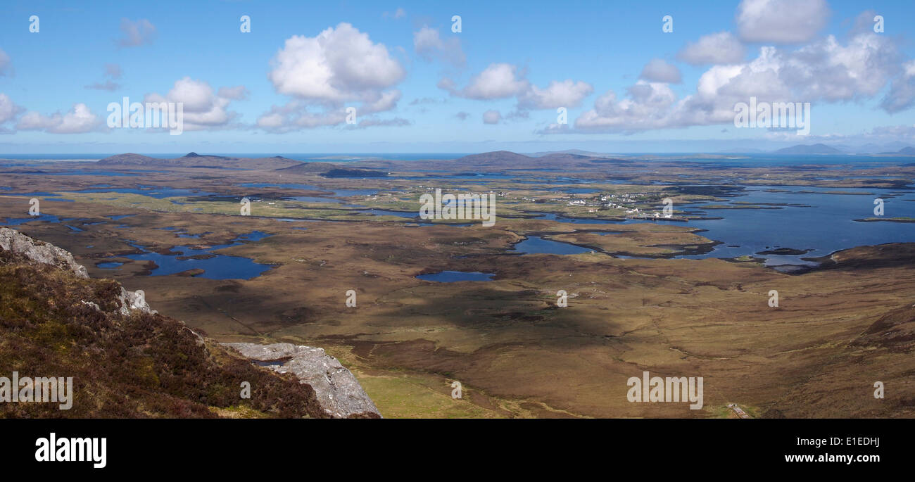 Vista nord dal vertice di li a tuath, North Uist, Ebridi Esterne, Scozia Foto Stock