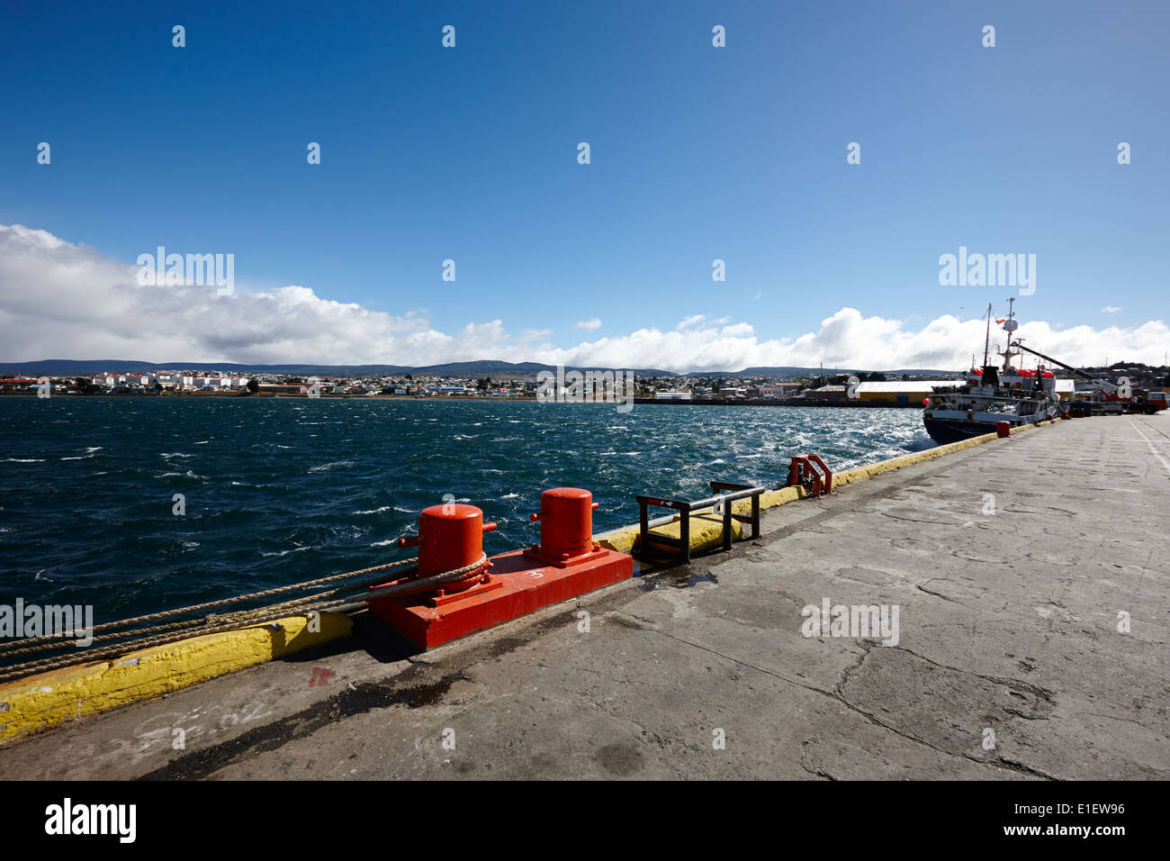 Punta Arenas pier e vista sul porto il Cile Foto Stock
