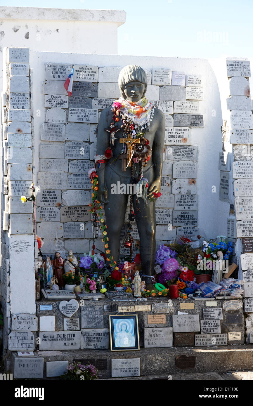 Tomba del indiano sconosciuto indio desconocido nel cimitero di Punta Arenas in Cile Foto Stock