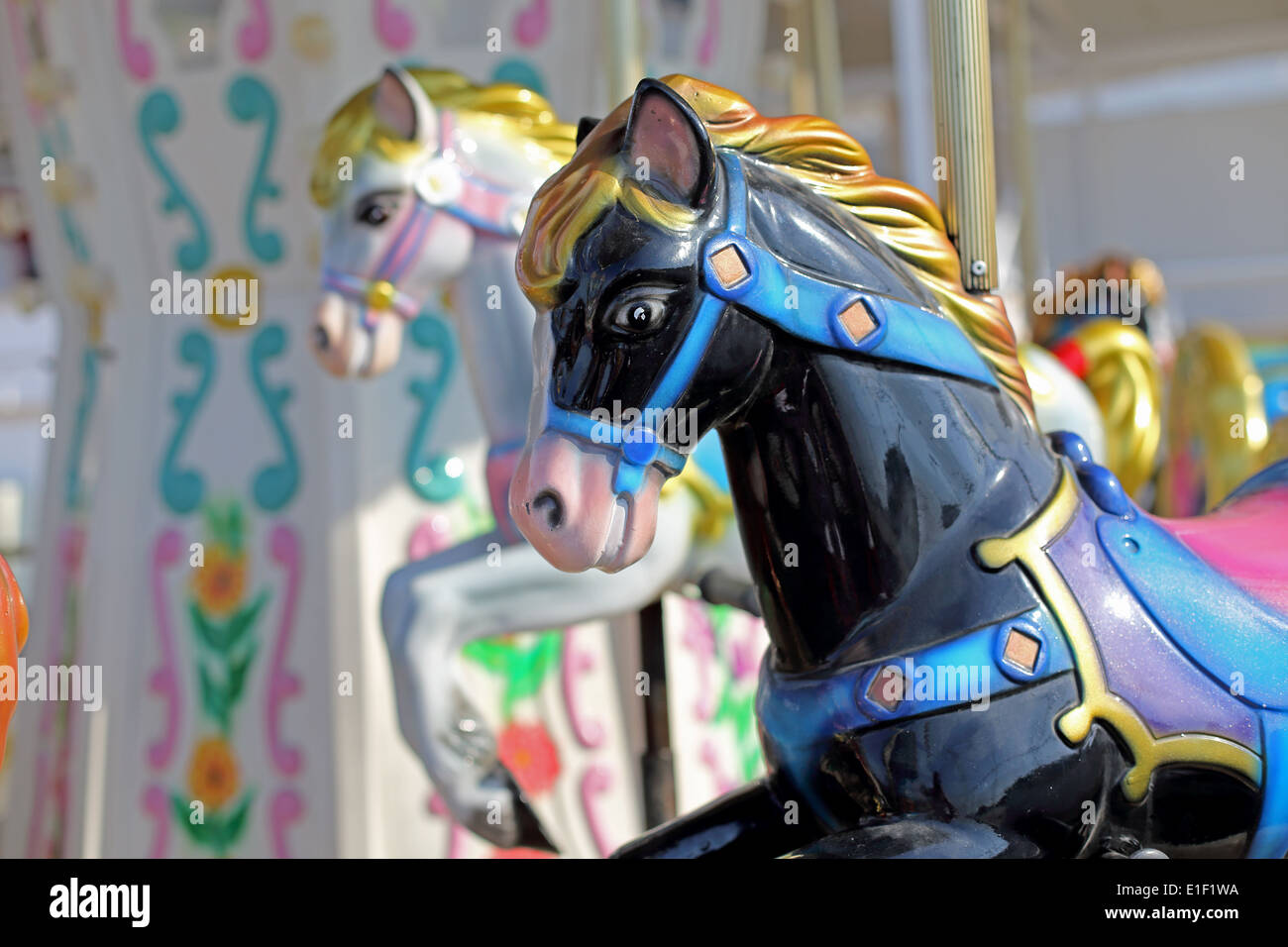 Giostra in un parco di divertimenti Foto Stock