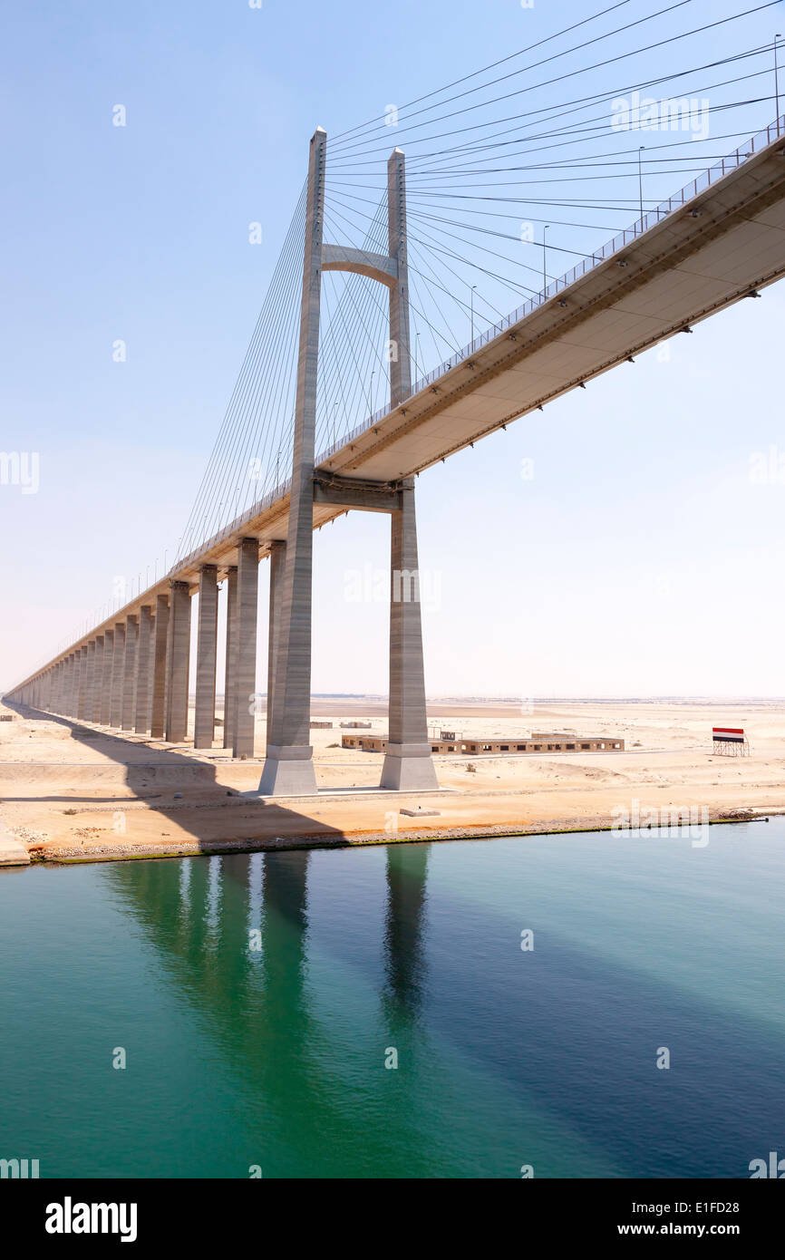 Mubarak ponte di pace, il canale di Suez in Egitto. Foto Stock