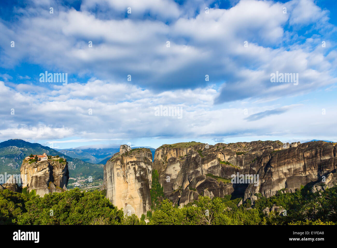 Santa Trinità Monastero nelle rocce di Meteora, significato 'sospeso nell' aria in Trikala, Grecia Foto Stock