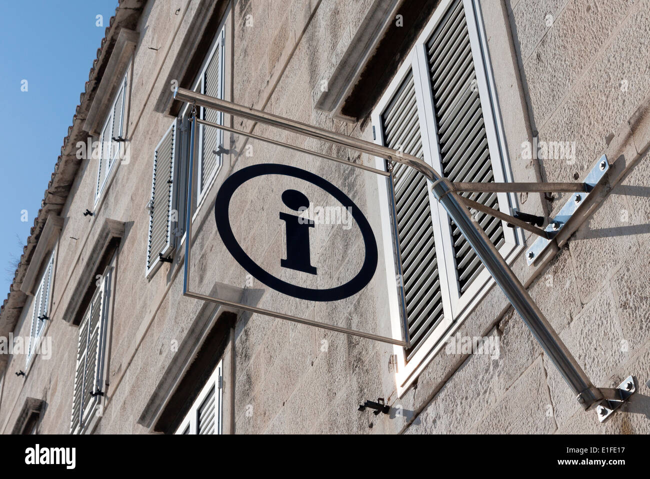 Foto di reale informazione turistica segno sulla parete dell'edificio all'aperto Foto Stock