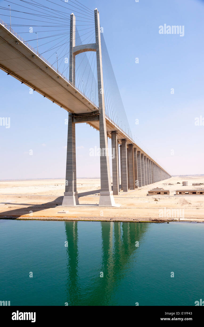 Mubarak ponte di pace, il canale di Suez in Egitto. Foto Stock