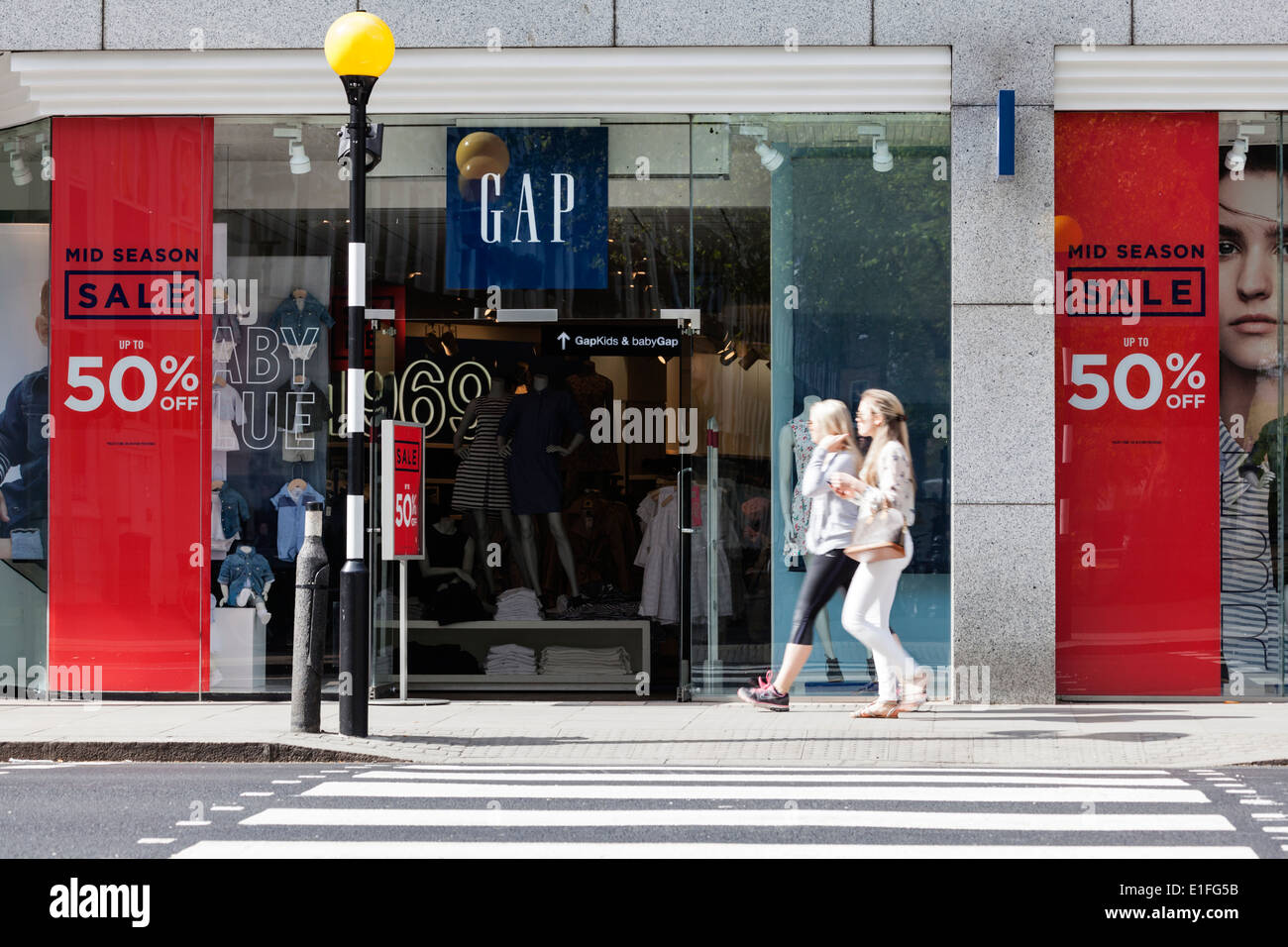 Gap store vendita on King's Road, a Chelsea, Londra, Regno Unito. Foto Stock