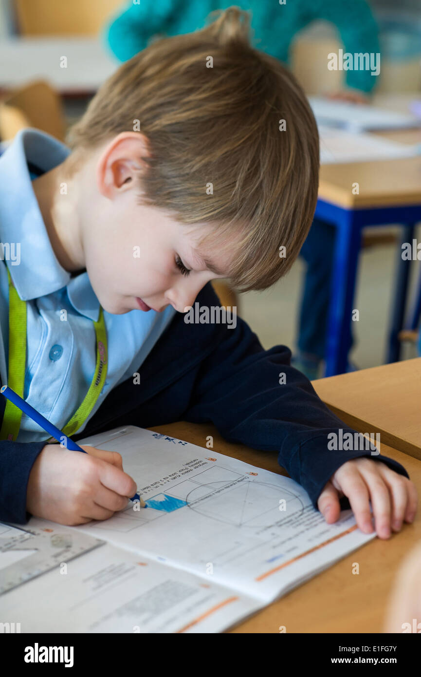 ragazzo a scuola Foto Stock