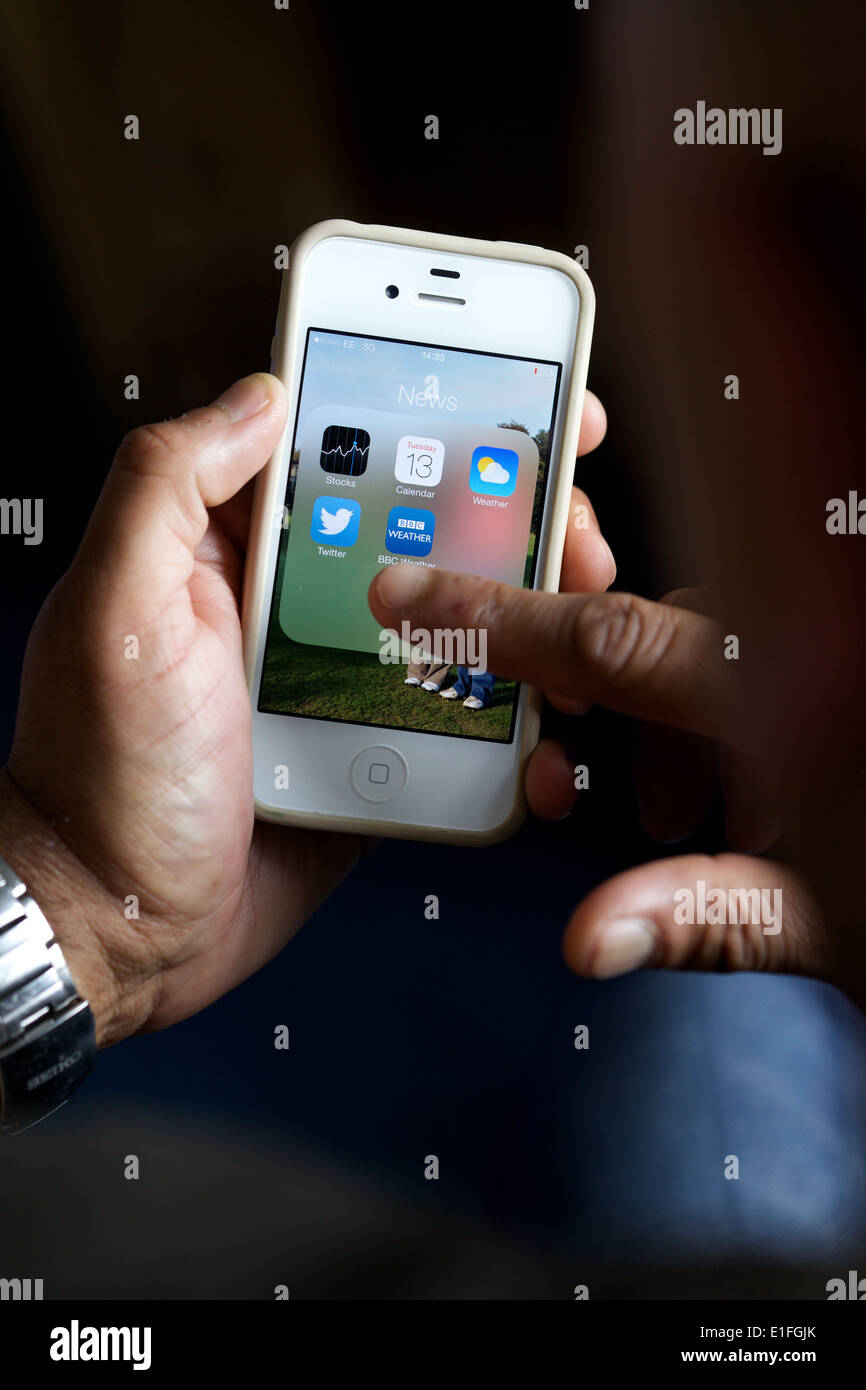 Immagine ravvicinata di iphone che mostra le applicazioni Foto Stock