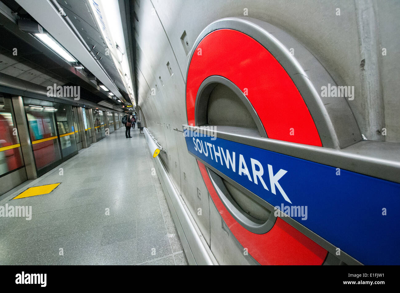 La stazione di Southwark sulla metropolitana di Londra, in Inghilterra, Regno Unito Foto Stock