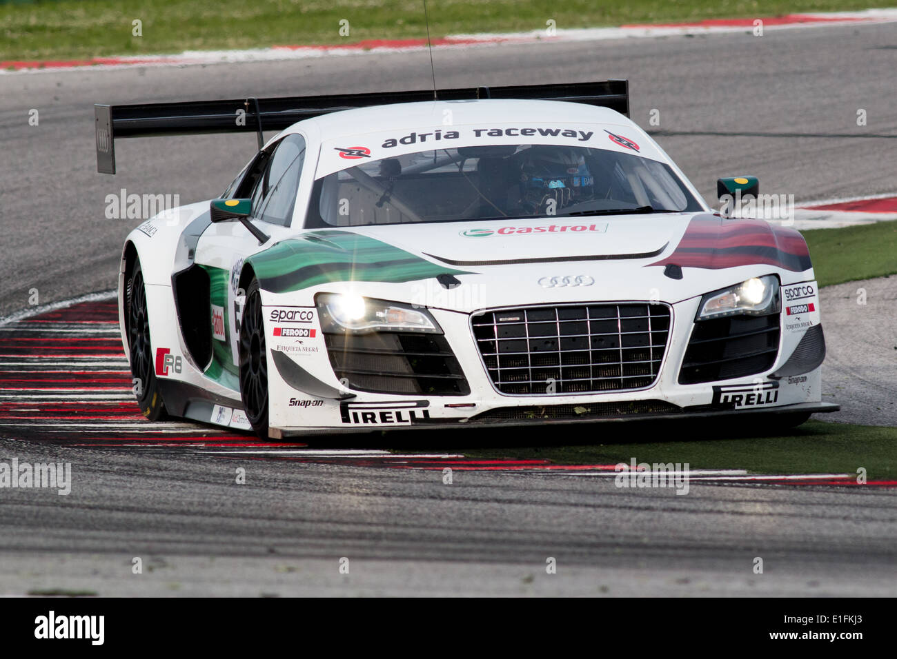 AUDI R8 LMS di Audi Sport Italia Team, pilotato da Dindo Capello (ITA) e Zonzini Emanuele (RSM), , C.I. Gran Turismo Foto Stock