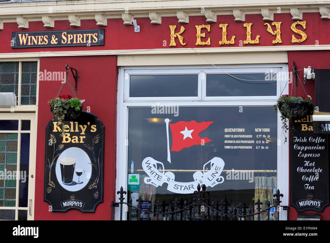Kelly's Pub, cittadina di Cobh, nella contea di Cork, Munster, Repubblica di Irlanda, Europa Foto Stock