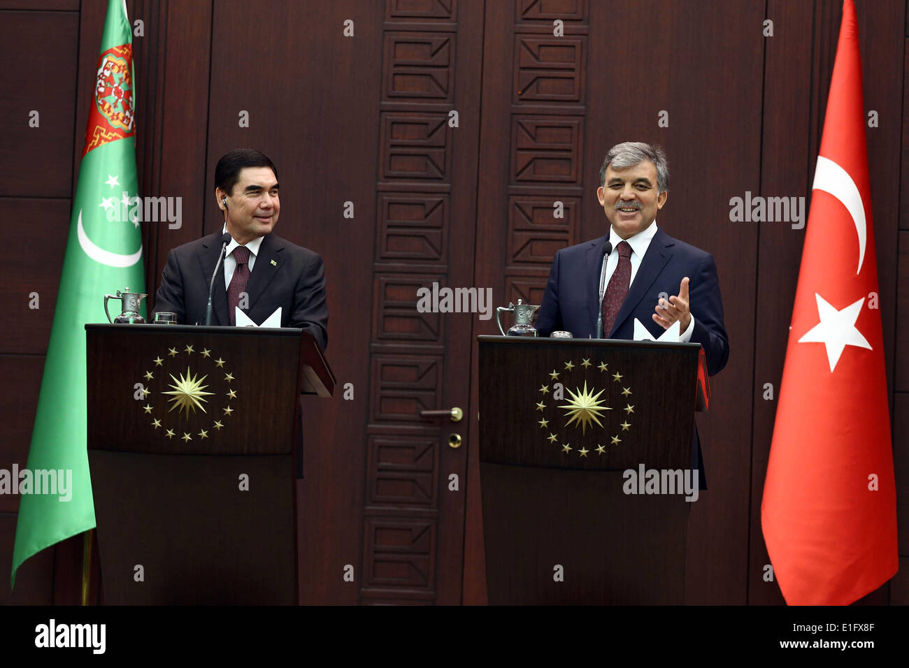 (140603) -- ANKARA, Giugno 3, 2014 (Xinhua)--Presidnet turco Abdullah Gul (R) e visitando il Presidente turkmeno Gurbanguly Berdymukhamedov incontro con i giornalisti dopo la loro riunione a Ankara, Turchia, 3 giugno 2014. (Xinhua/Mustafa Kaya) Foto Stock