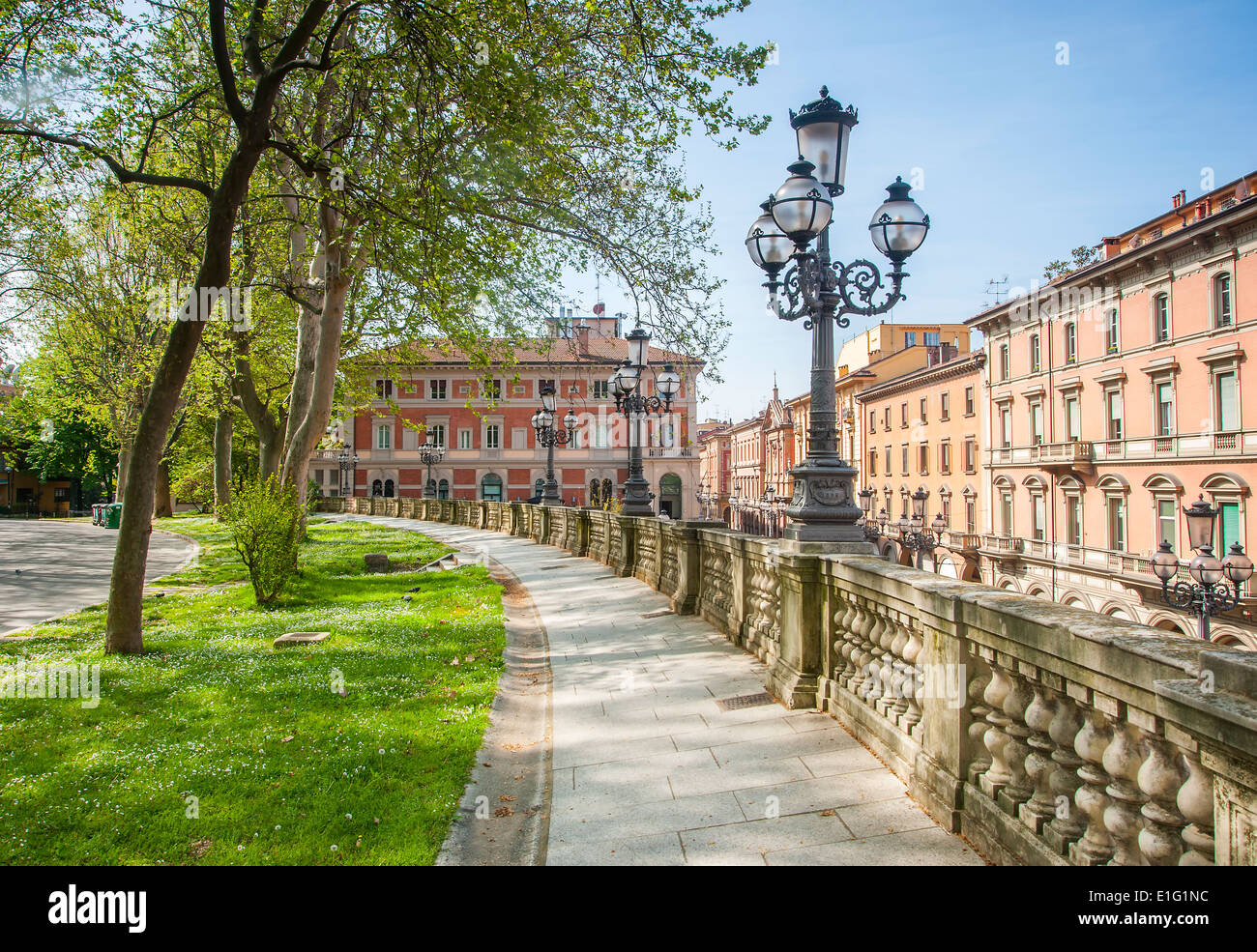 Il Parco Montagnola sulla via del'indipendenza, Bologna, Italia Foto Stock