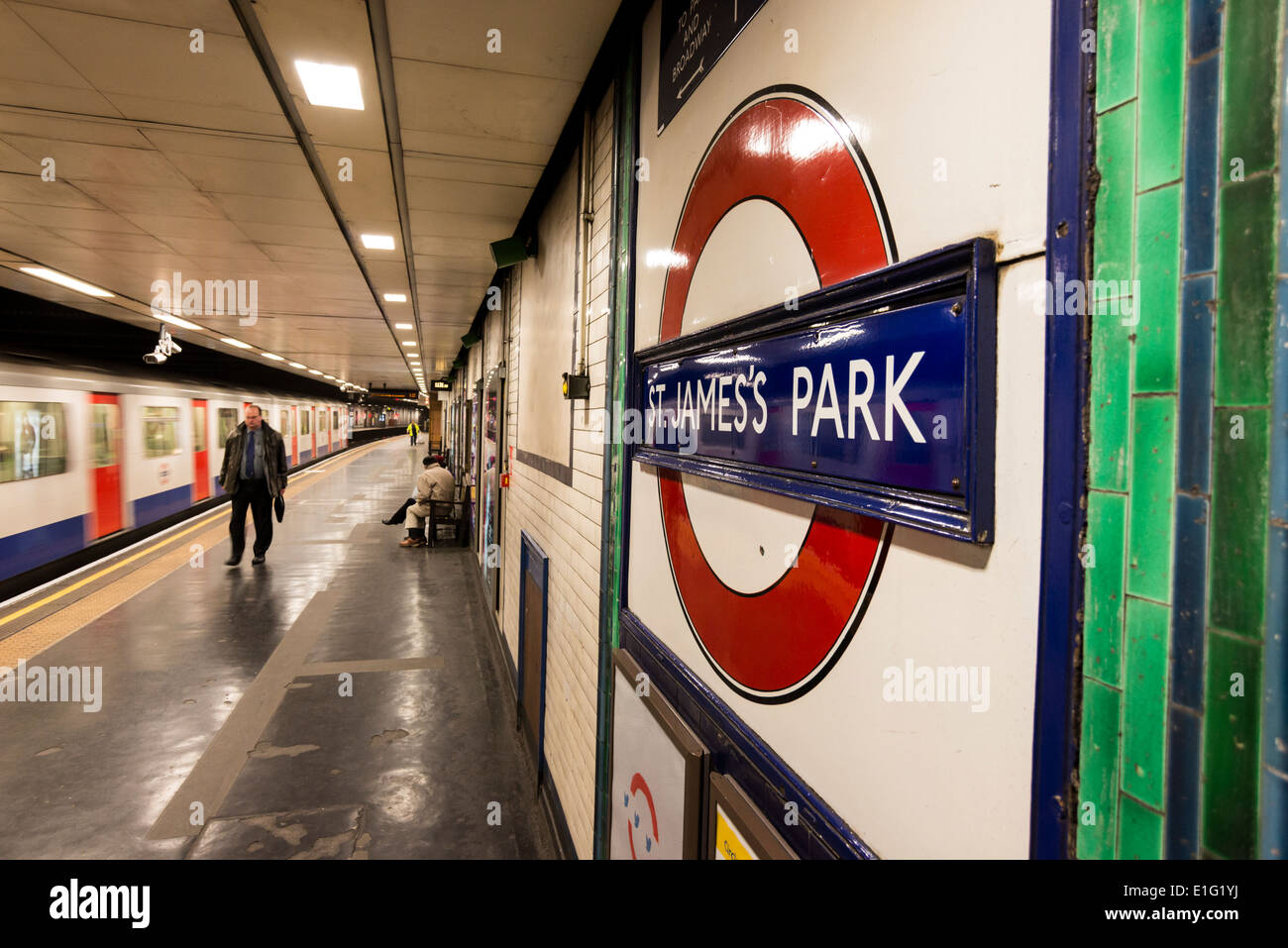 St James Park stazione della metropolitana segno, London, Regno Unito Foto Stock