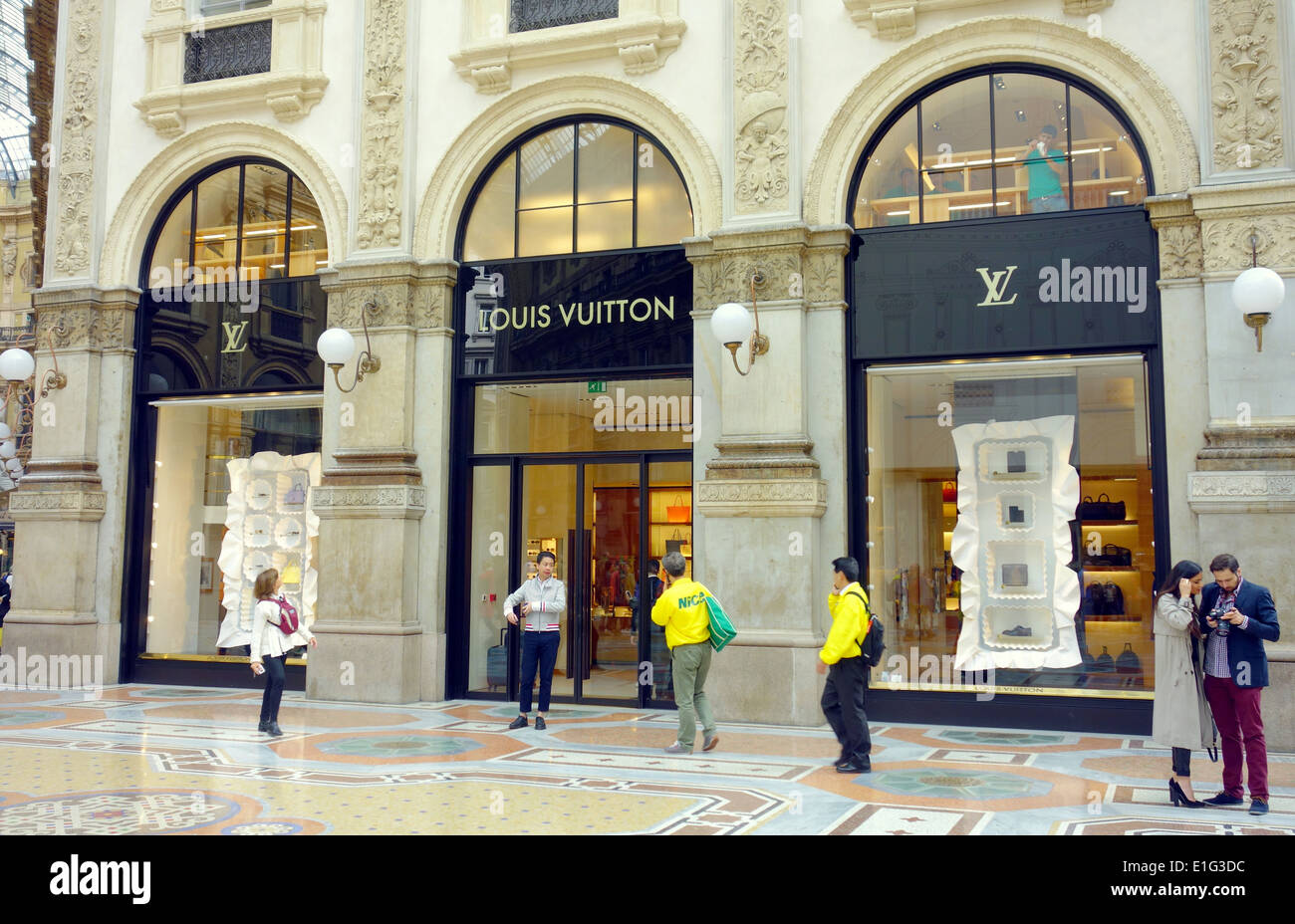 Negozio Louis Vuitton in Galleria Vittorio Emanuele a Milano, Italia Foto Stock