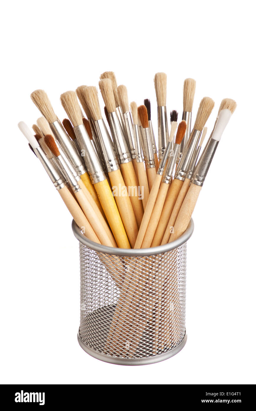 Pennello per dipingere nel cestello isolato su uno sfondo bianco Foto Stock