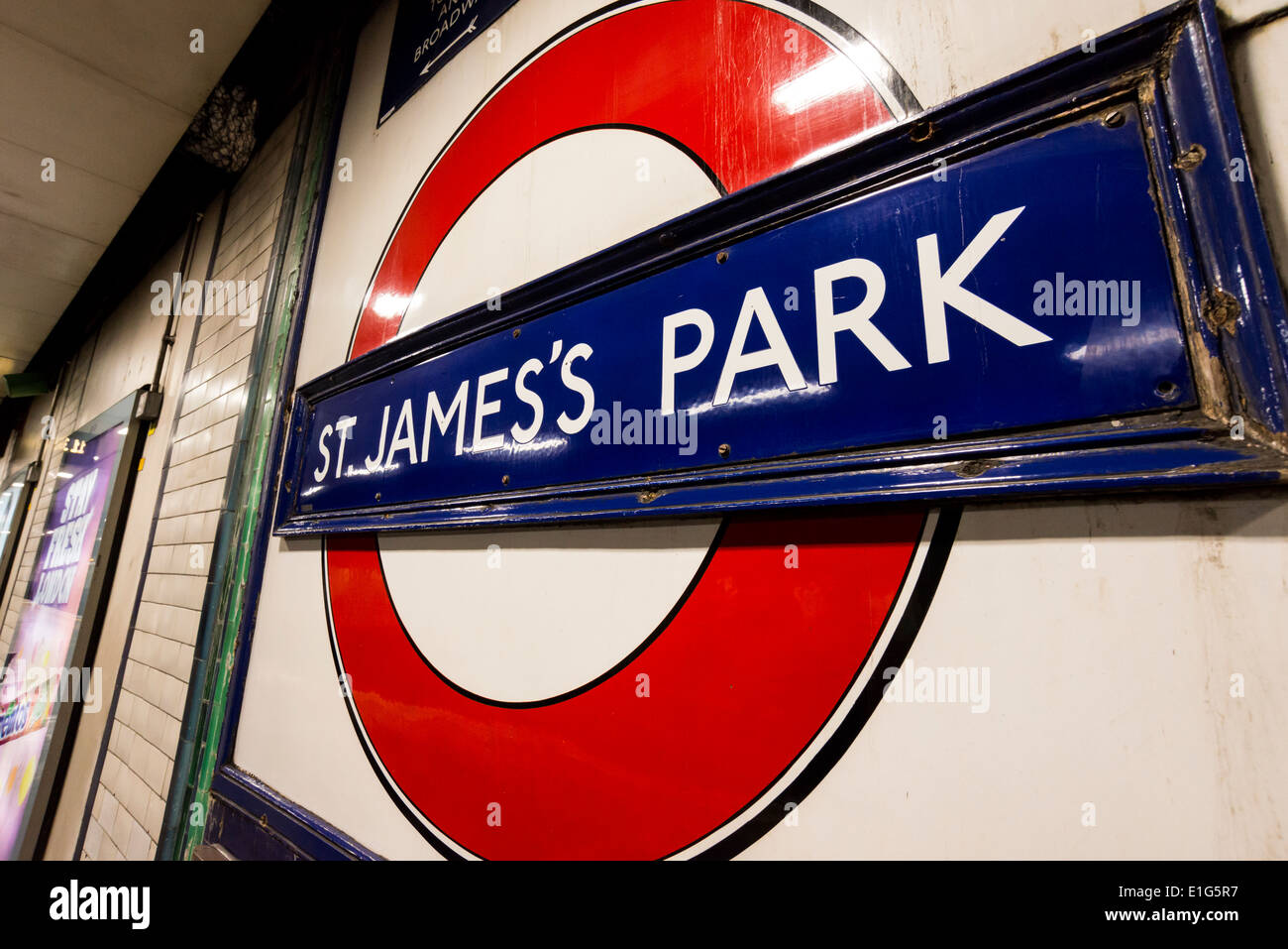 St James Park stazione della metropolitana segno, London, Regno Unito Foto Stock