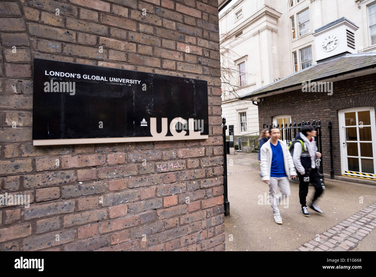 L'ingresso principale a UCL University College di Londra, Regno Unito Foto Stock