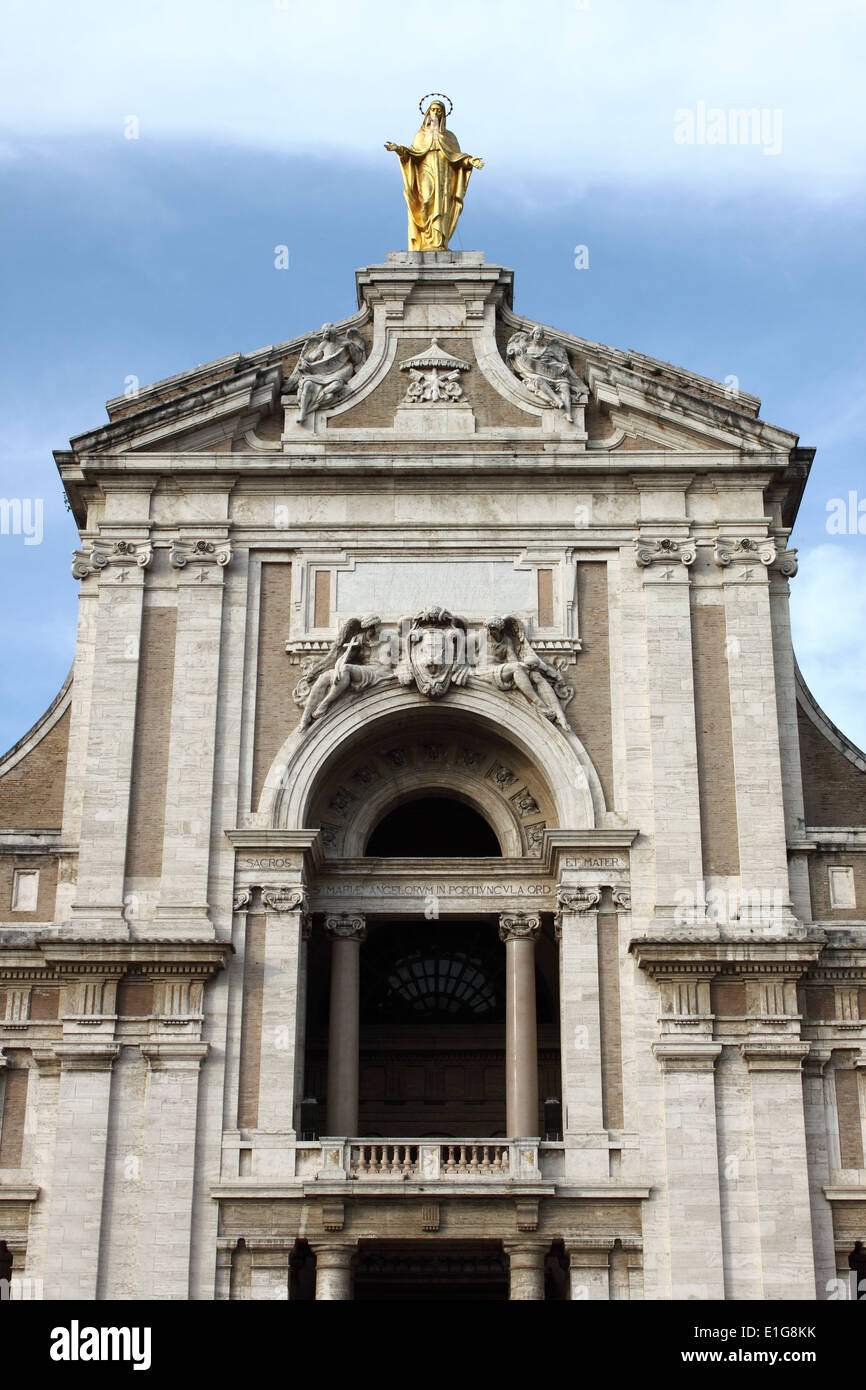 La facciata della Basilica di Santa Maria degli Angeli Basilica di Assisi, Italia Foto Stock