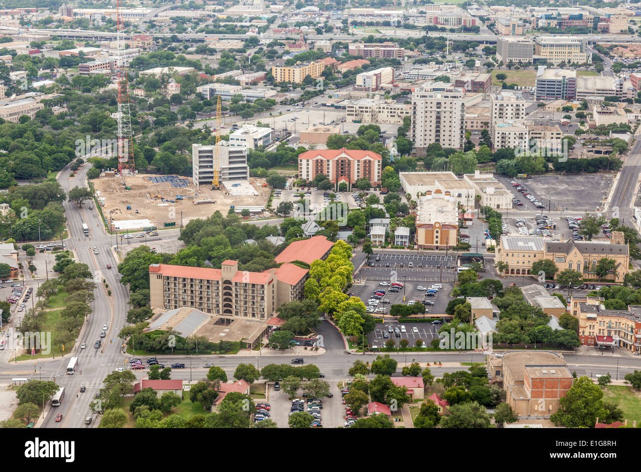 Vista dalla Torre delle Americhe nel HemisFair Park di San Antonio, Texas. Foto Stock