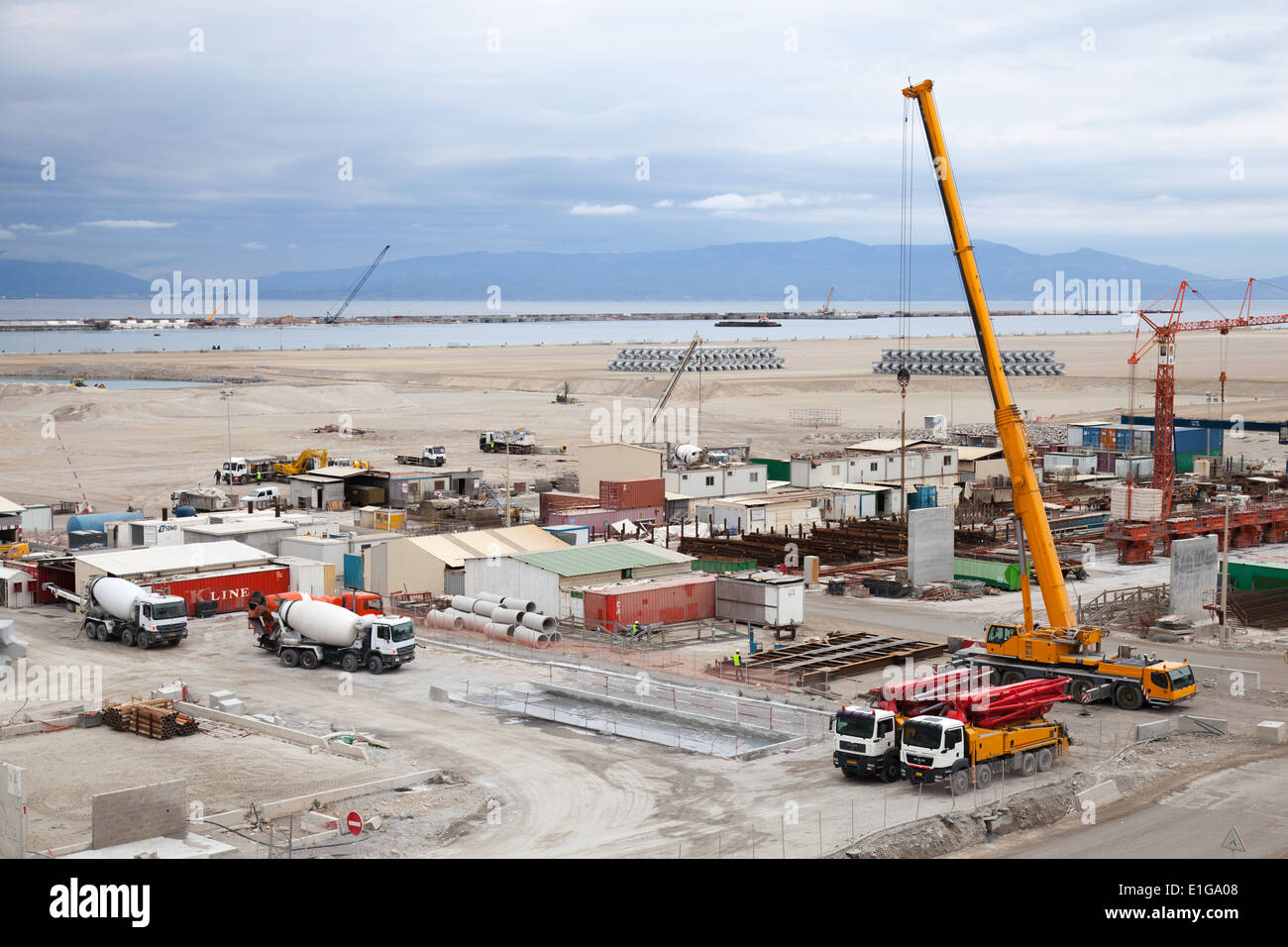Tanger med Nuovo terminal portuale in costruzione, Marocco Foto Stock