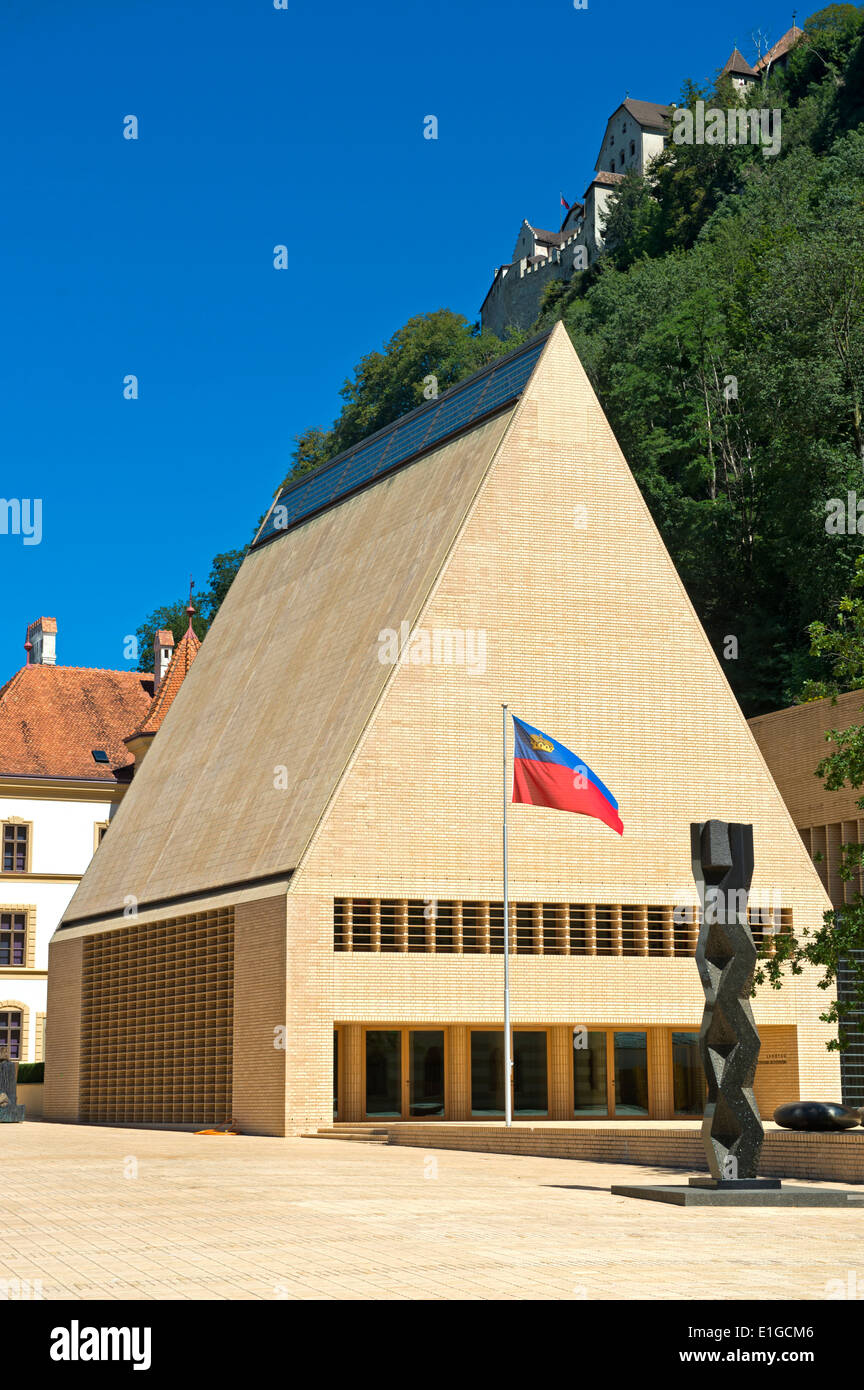 La Casa del palazzo del Parlamento a Vaduz, Principato del Liechtenstein, Europa Foto Stock