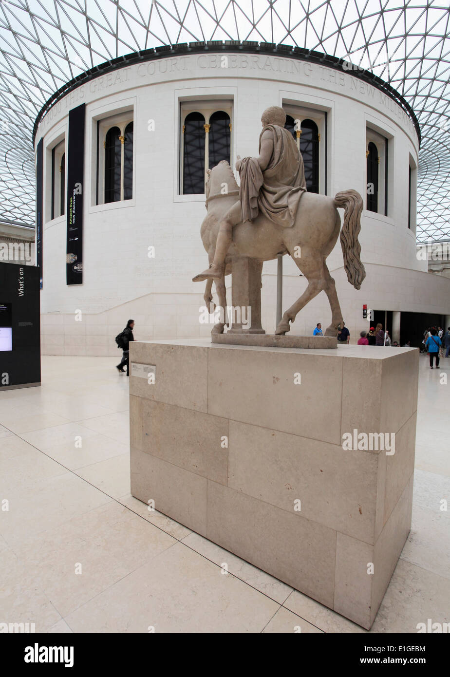 Regno Unito, Inghilterra, Londra, British Museum, Grande Corte, persone, Norman Foster architetto, Foto Stock