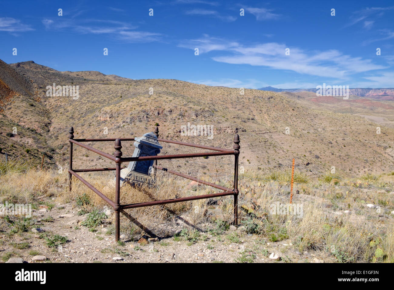 Un vecchio minatore della tomba nel cimitero di il rame antico città mineraria di Girolamo, Arizona, Stati Uniti. Foto Stock