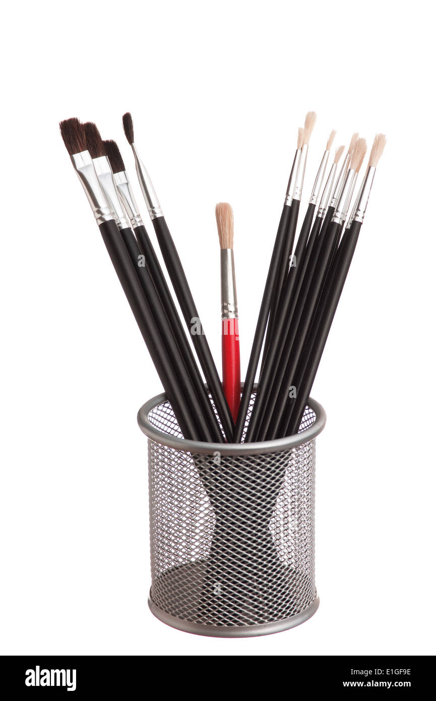 Pennello per dipingere nel cestello isolato su uno sfondo bianco Foto Stock
