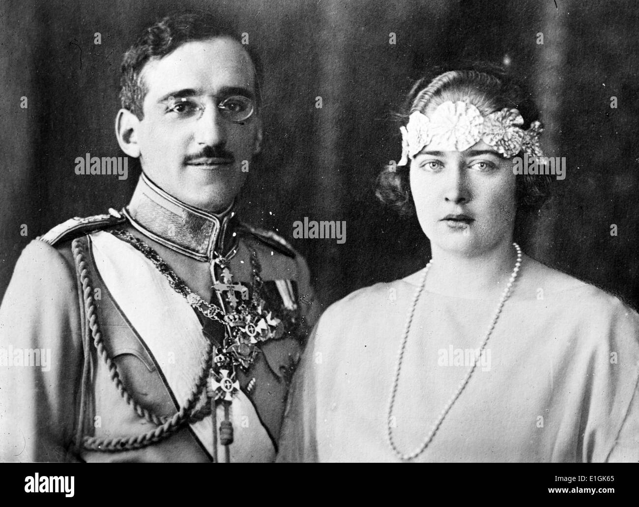 Alessandro I 1888 - 9 ottobre 1934) il principe reggente del regno di Serbia e più tardi un re di Iugoslavia dal 1921-34 con Maria di Romania 1900 - 22 giugno 1961), Regina della Iugoslavia come la moglie del re Alessandro. Foto Stock
