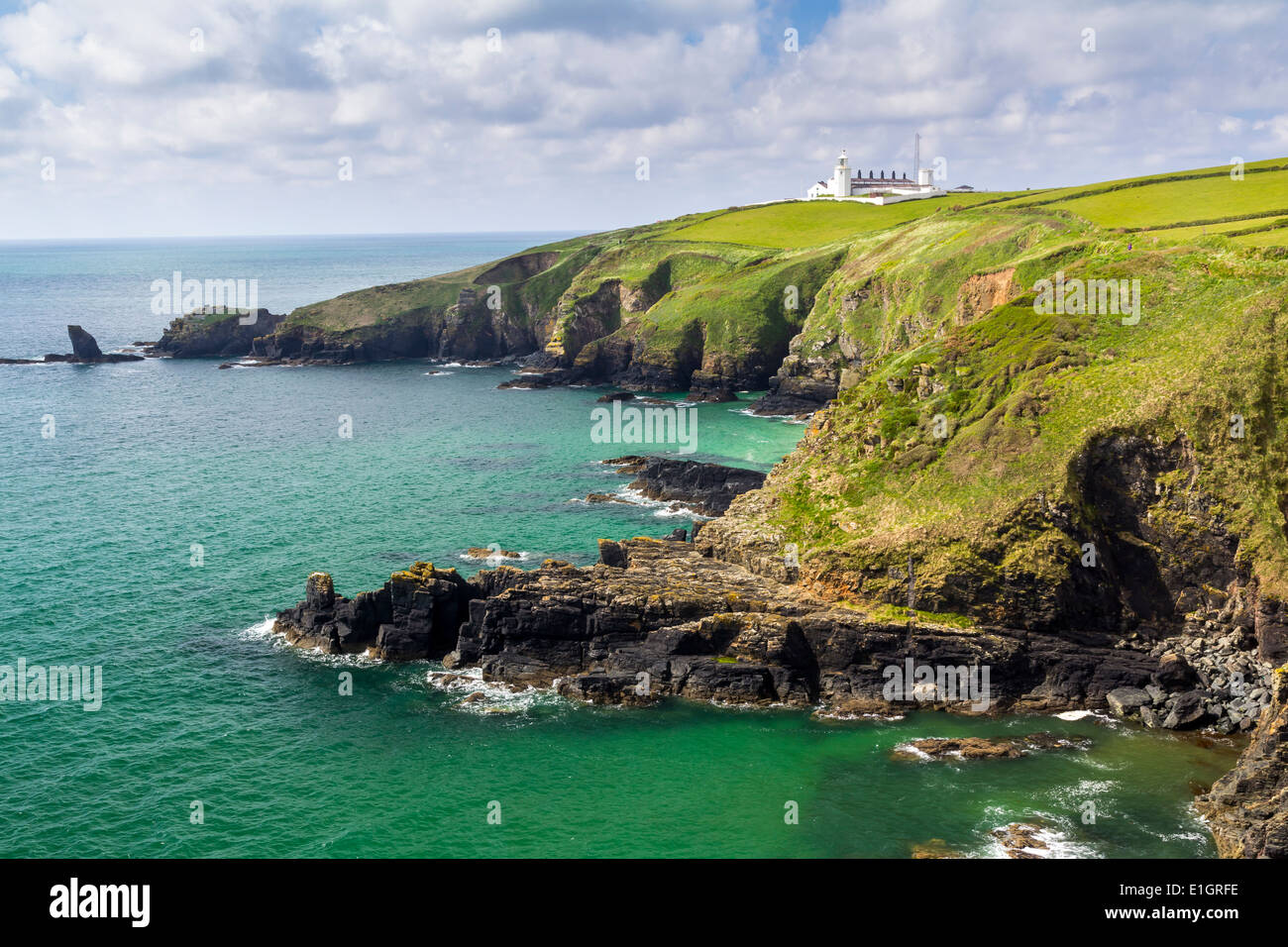 Affacciato Housel Bay con Lizard in testa la distanza Cornwall Inghilterra UK Europa Foto Stock