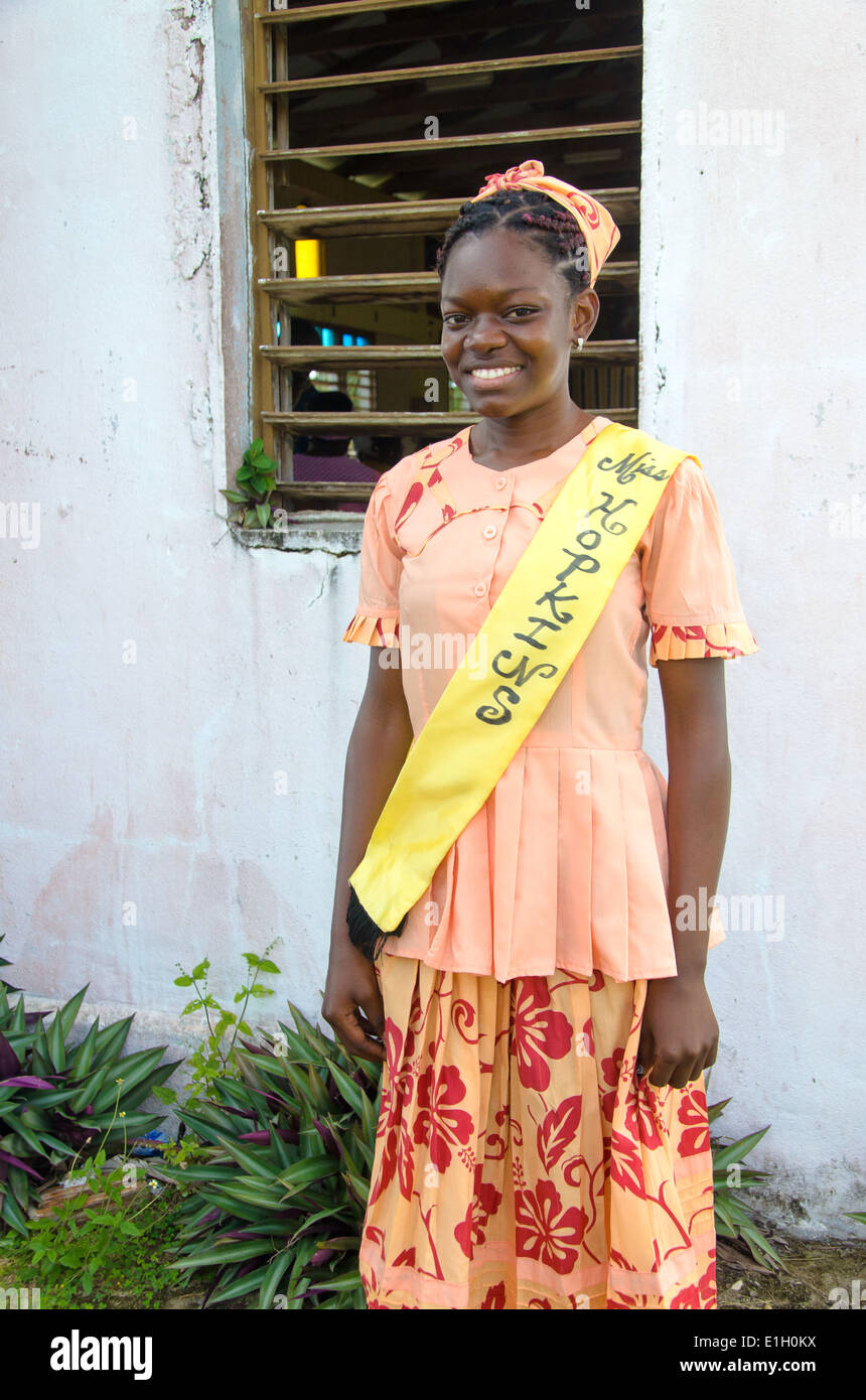 Hopkins Village, Belize, - Novembre 19, 2013: Miss Hopkins 2013, all'annuale insediamento Garifuna alle celebrazioni del Giorno Foto Stock