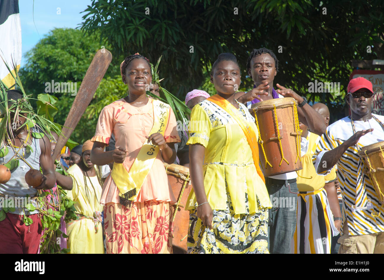 Hopkins Village, Belize, - 19 Novembre 2013: Il Garifuna annuale di liquidazione celebrazioni a flusso pieno. Foto Stock