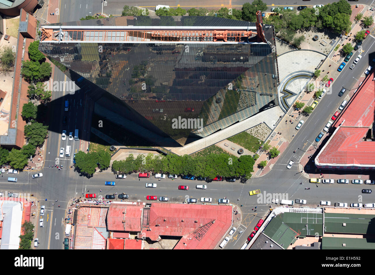 Vista aerea del 11 Diagonal street, un iconico edificio alto, il quartiere centrale degli affari di Johannesburg, Sud Africa Foto Stock