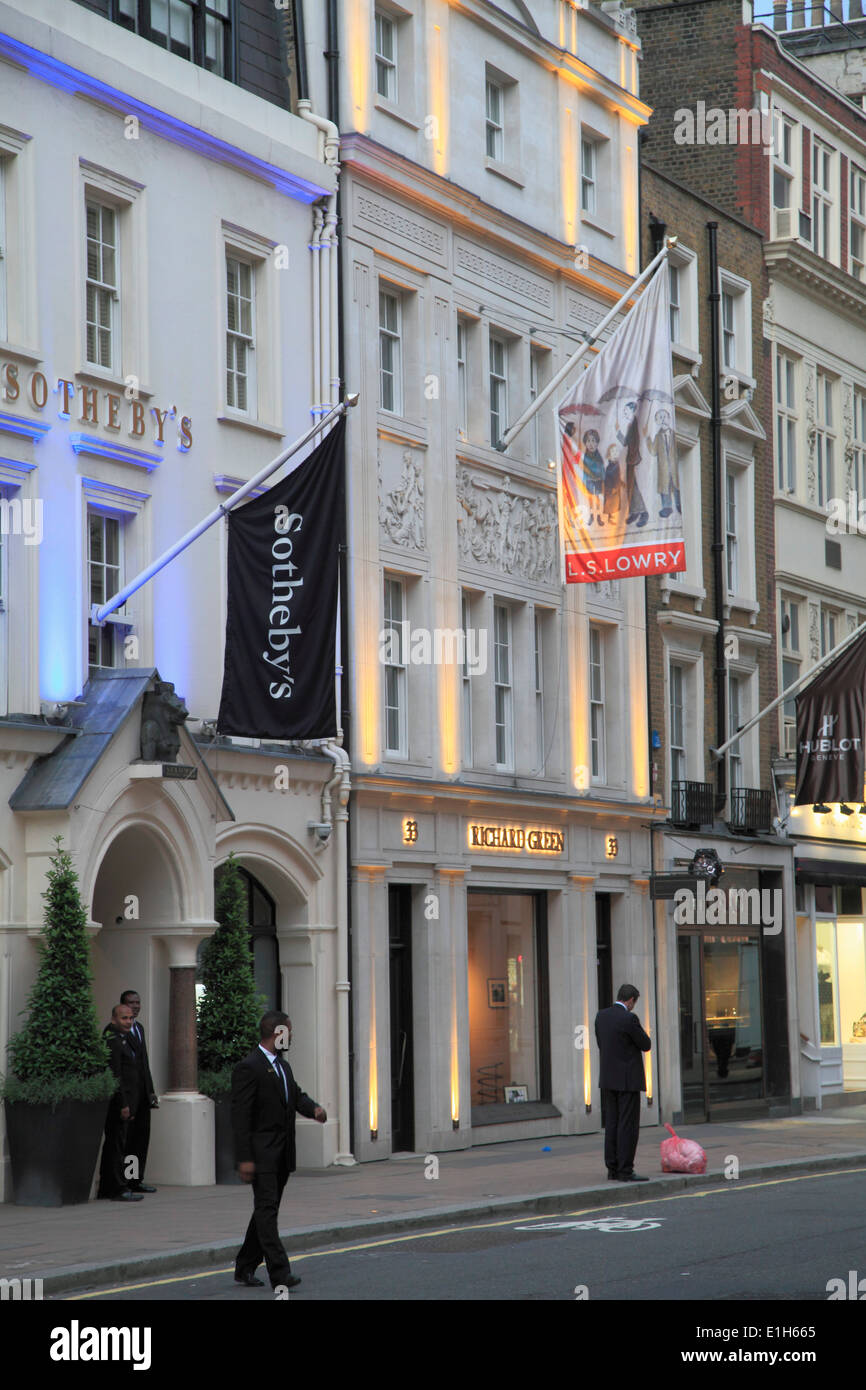 Regno Unito, Inghilterra, Londra, New Bond Street, Sotheby's, negozi di lusso, Foto Stock