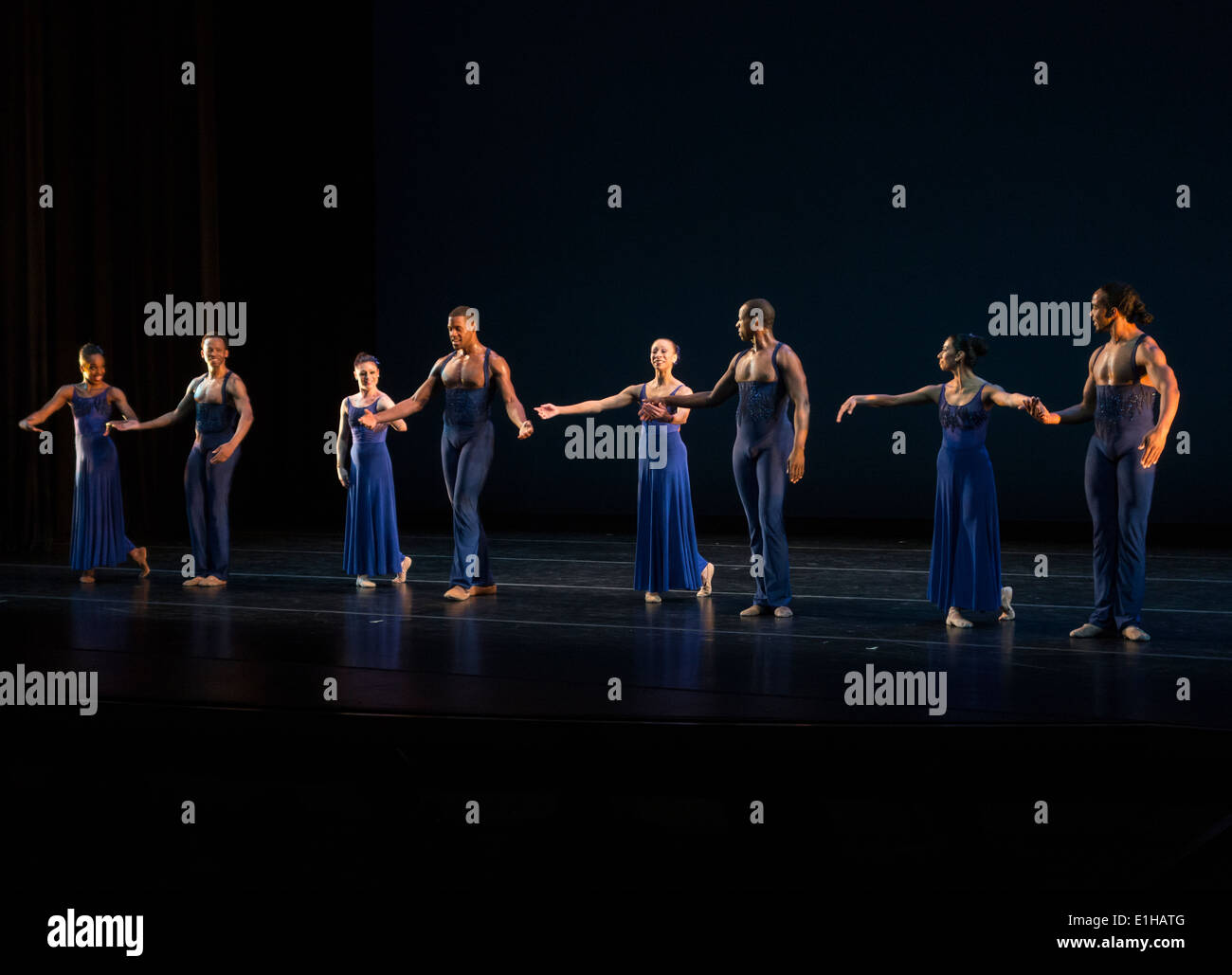 La Philadelphia Dance Company (noto anche come Philadanco), Kimmel Center per le Arti dello Spettacolo, Philadelphia Foto Stock